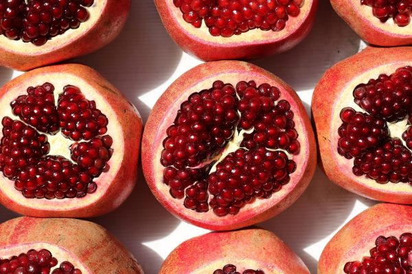 Pomegranate is a low-calorie fruit loaded with fiber, vitamins, and minerals